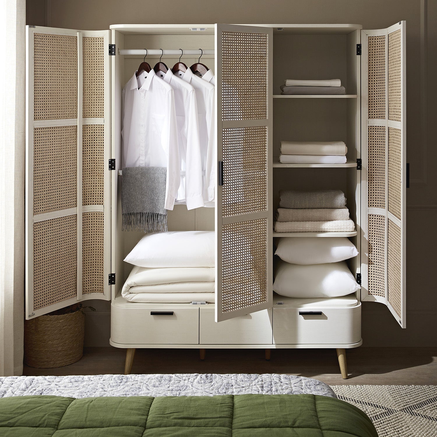 Izzy Curved Rattan Triple  Closet, White